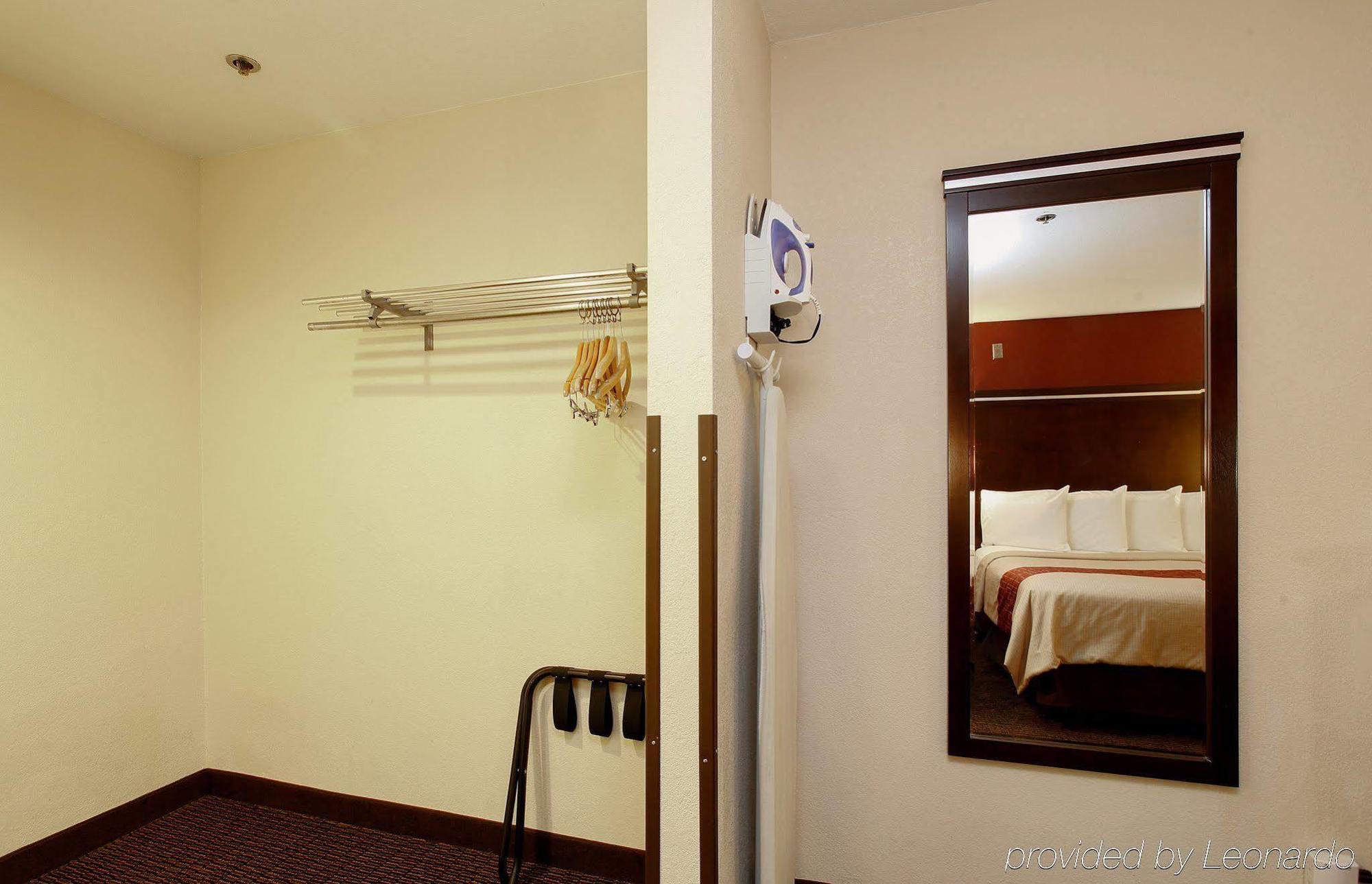 Ontario Airport Executive Inn Extérieur photo